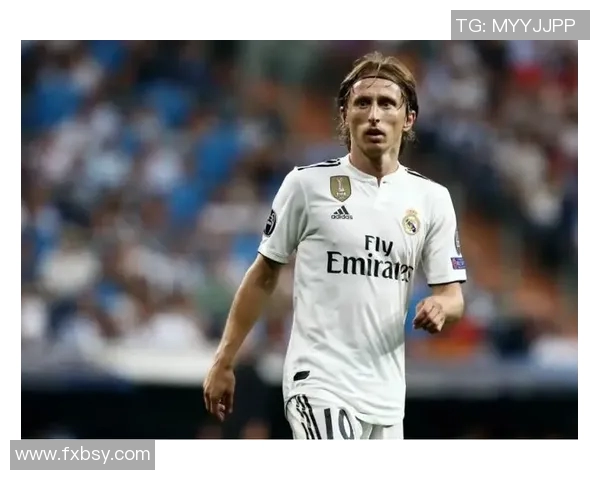 三十多岁足球球星风采依旧 展现成熟魅力与场上领导力 三十多岁足球球星风采依旧 展现成熟魅力与场上领导力